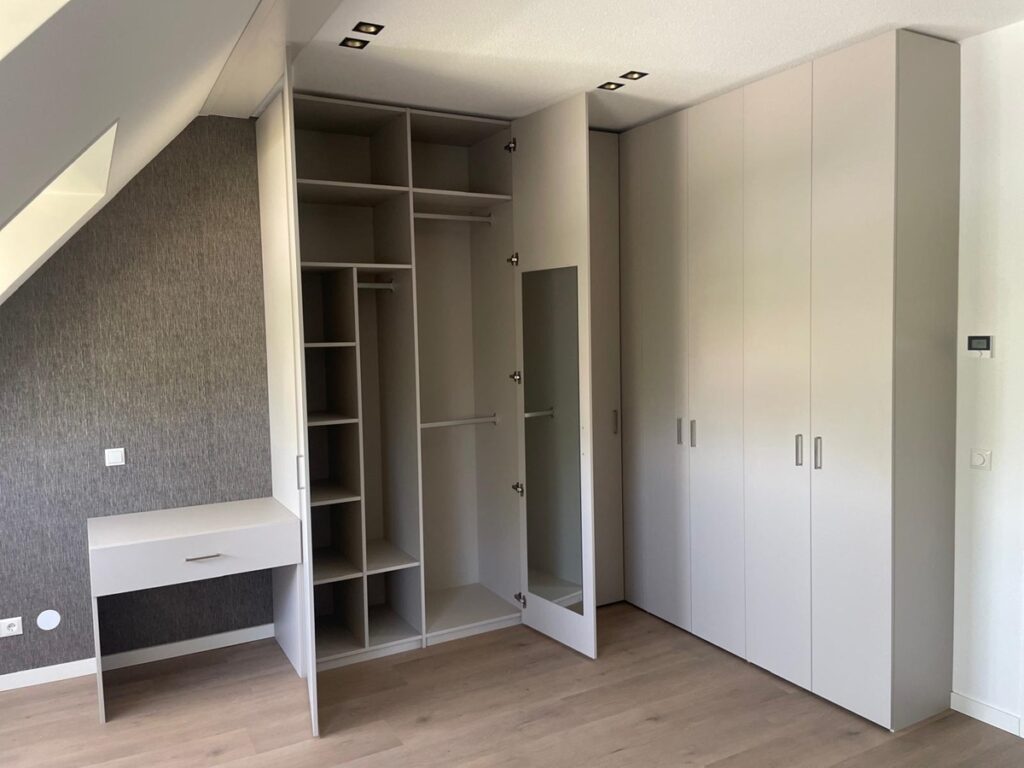 hoekkast samenstellen